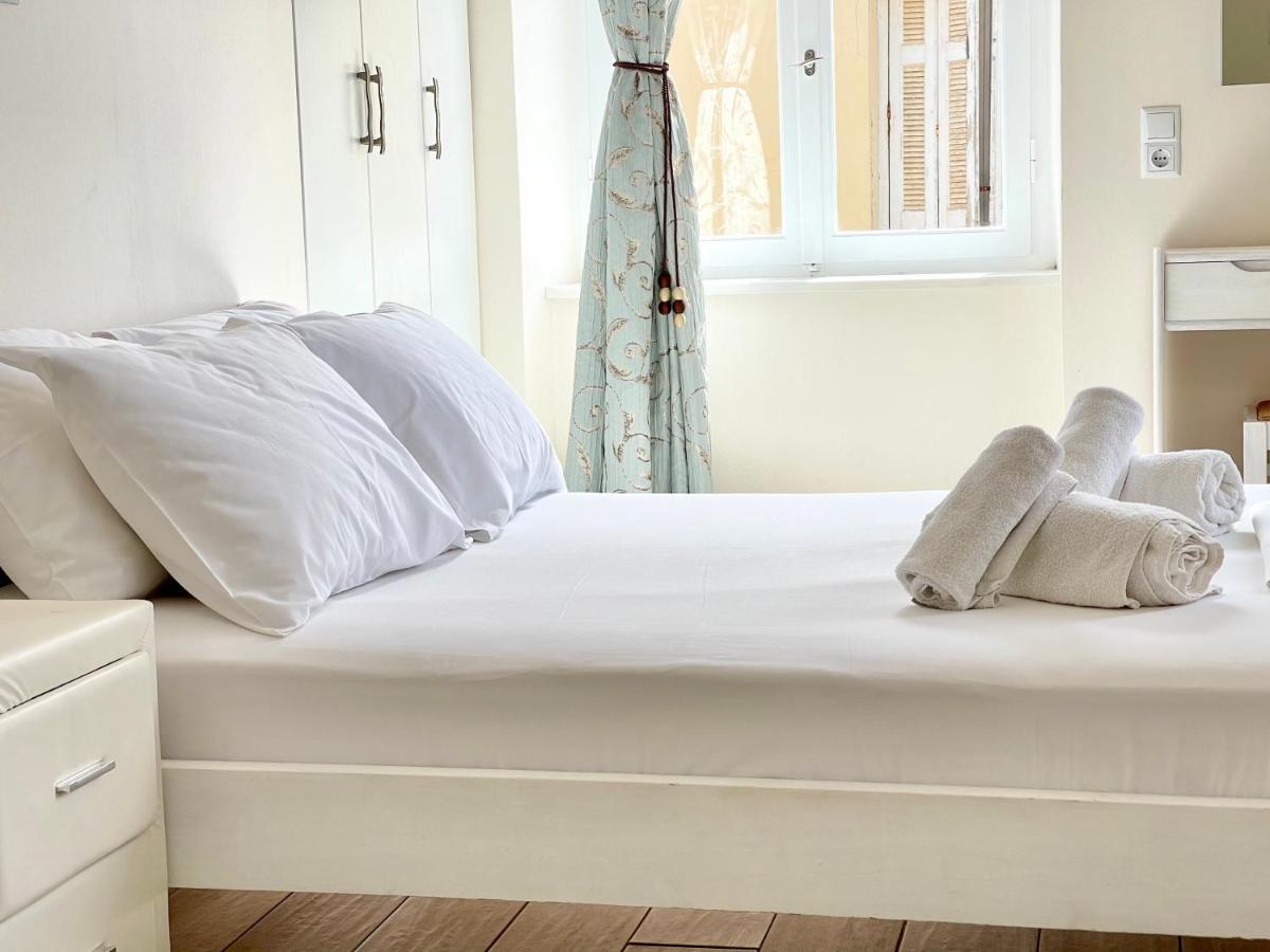 Xenias Rooms Apartments โคโรนิ ภายนอก รูปภาพ