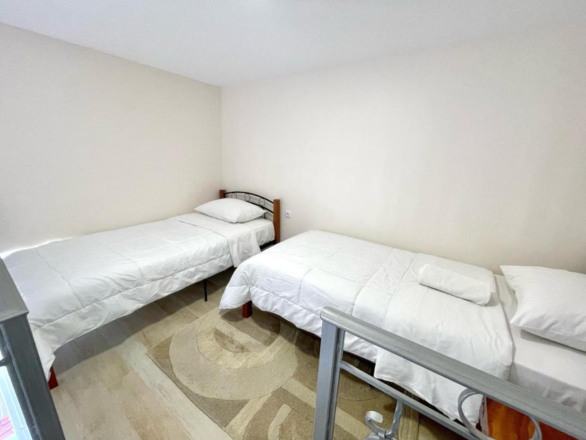 Xenias Rooms Apartments โคโรนิ ภายนอก รูปภาพ